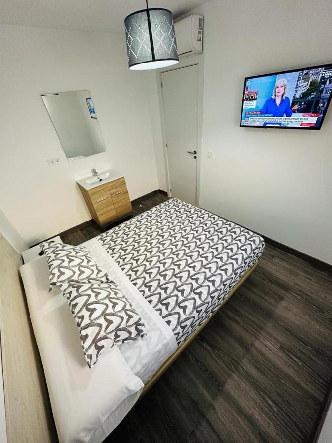 Hospedaje Nueva Numancia Madrid Bagian luar foto