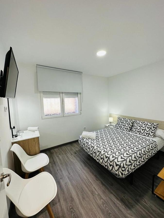 Hospedaje Nueva Numancia Madrid Bagian luar foto